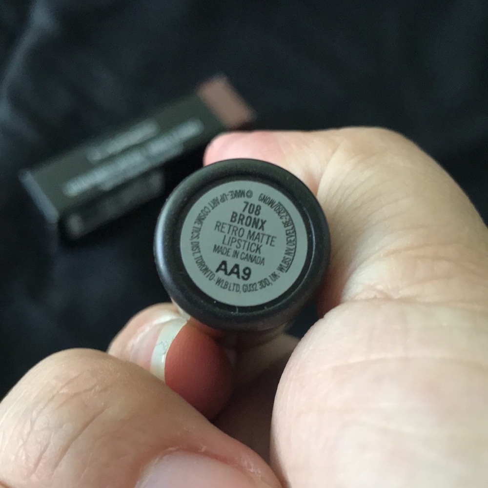 Retro matte lipstick - Bronx - Picture 3 of 6
